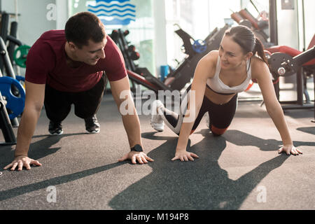 Fitness Paar Arbeiten Stockfoto