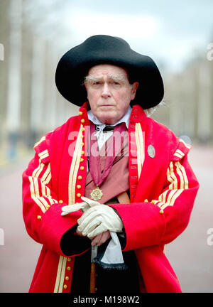 Ian MacDonald Watson, Herr General des Königs des Englischen Bürgerkriegs Gesellschaft vor der jährlichen März die Hinrichtung des Königs Charles zu gedenken. Stockfoto