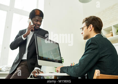 Geschäftsleute im Büro Stockfoto