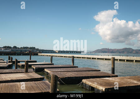 SAN FRANCISCO - ca. November 2017: Leere Pier 39 in sonnigen Tag Stockfoto