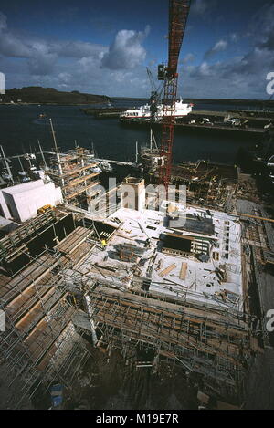 AJAXNETPHOTO. 23. Februar, 2001. FALMOUTH, England. - Neue MARITIME MUSEUM - neues National Maritime Museum Cornwall LIEGT AM HAFEN IN DER NÄHE VON PORT PENDENNIS IM BAU. Gebäude von M.J. Lange VON ARCHITEKTEN LANGE/KENTISH. Foto: Jonathan Eastland/AJAX REF: 102017 12 Stockfoto