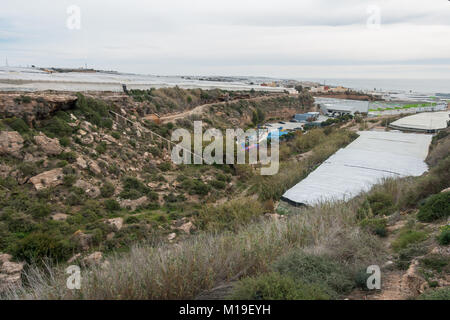 Invernaderos, Kunststoff Gewächshäuser, Treibhäuser für Boden freien Kulturen in Murcia, Spanien. Ein Störfaktor für die Landschaft als Stockfoto