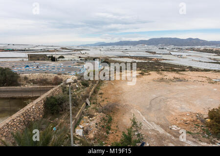 Invernaderos, Kunststoff Gewächshäuser, Treibhäuser für Boden freien Kulturen in Murcia, Spanien. Ein Störfaktor für die Landschaft als Stockfoto