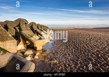 Neue Brighton Beach Wellenbrecher und See Defense System Stockfoto