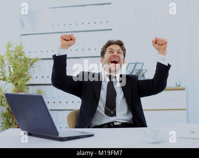 Happy Geschäftsmann im Büro. Stockfoto