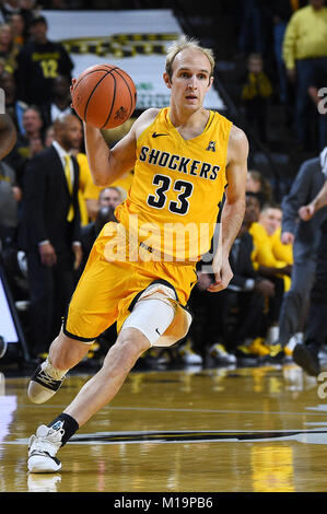 Wichita, Kansas, USA. 28 Jan, 2018. Wichita Zustand Shockers guard Conner Frankamp (33) übernimmt die Kugel während der NCAA Basketball Spiel zwischen den Tulsa goldenen Hurrikan und die Wichita State Shockers an Charles Koch Arena in Wichita, Kansas. Kendall Shaw/CSM/Alamy leben Nachrichten Stockfoto