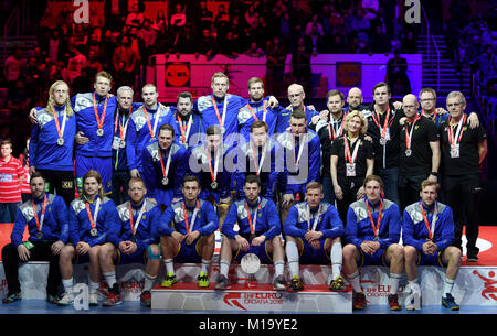 Zagreb, Kroatien. 28 Jan, 2018. Schweden während der Preisverleihung, nachdem sie den zweiten Platz beim Finale der Handball-EM in Zagreb, Kroatien, 28. Januar 2018. Credit: Monika Skolimowska/dpa-Zentralbild/dpa/Alamy leben Nachrichten Stockfoto