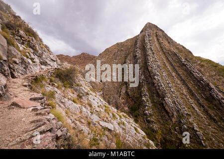 Interessante Geologie in den Toro Toro National Park in der Nähe von Cochabamba, Bolivien. Dies ist entlang der Wanderung zu den marinen Fossilien. Stockfoto