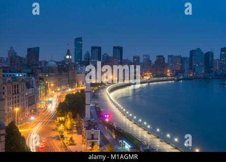 Der Bund in Shanghai bei Sonnenaufgang Stockfoto