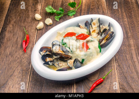Gebackener Reis mit Meeresfrüchten Stockfoto