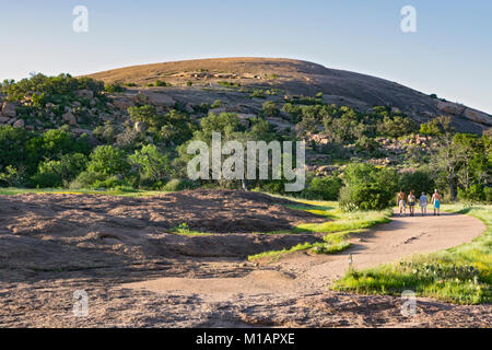 Texas, Hill Country, Enchanted Rock State Natural Area, rosa Granit pluton batholith Stockfoto