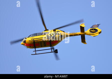 Berlin, Deutschland, 1. September. 2016.; ADAC-Rettungshubschrauber bei Start Stockfoto