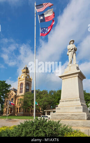 Texas, Hill Country, Bürgerkrieg Statue, Llano County Courthouse gebaut 1893 Stockfoto