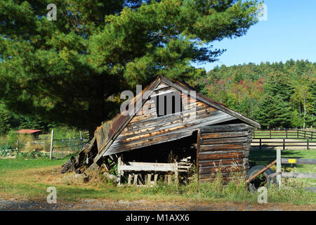 Eingestürzten Scheune in der Nähe von Mt Jay, New York State, USA. Stockfoto