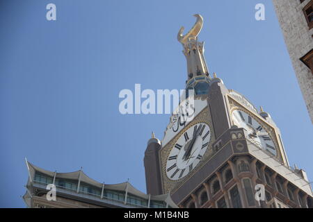 Mecca Royal Clock Tower ist ein Teil der Gebäude der Mecca Royal Clock Tower Hotel - Fairmont Hotel und in die Abraj Al Bait komplex. Stockfoto