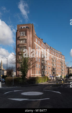 Queen's Court, Clifton, Bristol, UK. Ein Block von Luxus Wohnungen in 1937 im Art déco-Stil, von Alec Französische entwickelt, ein Ozean Liner ähneln gebaut Stockfoto