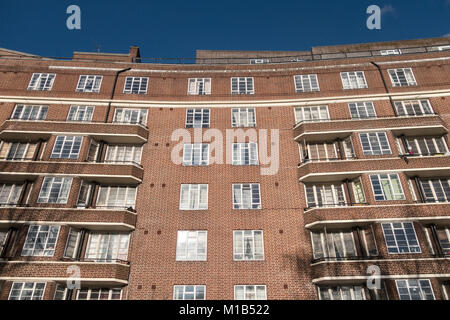 Queen's Court, Clifton, Bristol, UK. Ein Block von Luxus Wohnungen in 1937 im Art déco-Stil, von Alec Französische entwickelt, ein Ozean Liner ähneln gebaut Stockfoto