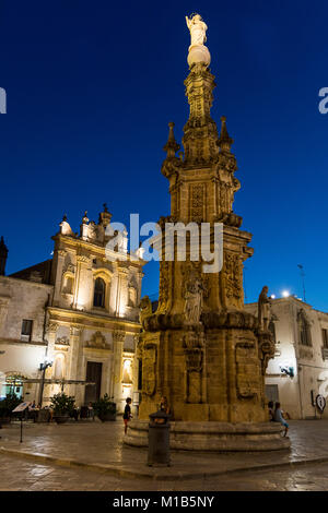 Guglia dell'Immacolata Concezione. Der Unbefleckten Empfängnis spire. Piazza Amedeo. Stadt Bitonto Apulien Italien Stockfoto