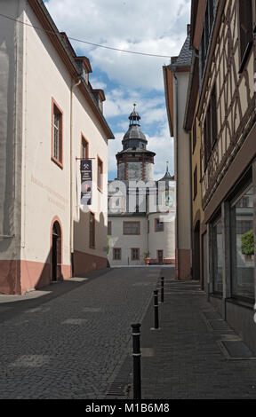 Kleine Straße in der Altstadt von Weilburg an der Lahn, Hessen, Deutschland Stockfoto