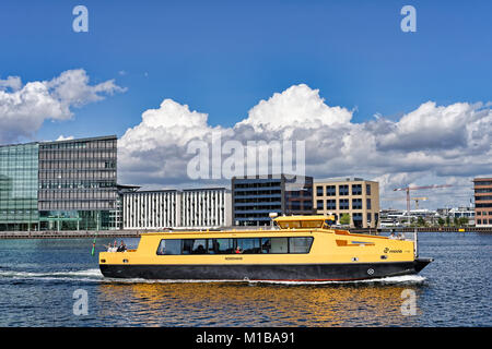 Gelbes Taxi Boot in Kopenhagen Stockfoto