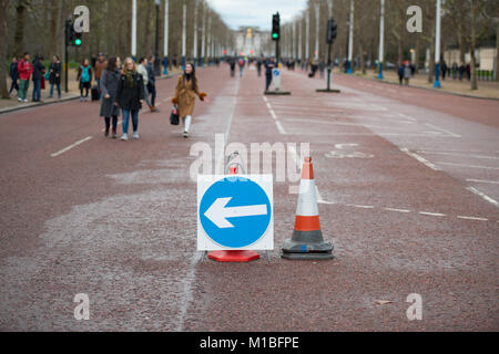 28. Januar 2018. Die Könige März in London schließt die Mall zu Verkehr. Credit: Malcolm Park/Alamy. Stockfoto