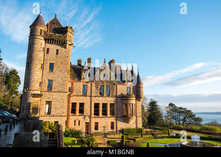 Belfast Castle. Touristische Attraktion an den Hängen des Cavehill Country Park in Belfast, Nordirland, Belfast City Council Stockfoto