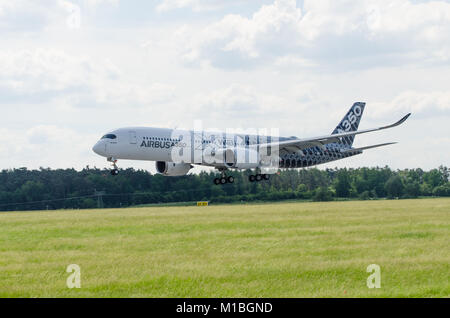 Berlin Schönefeld, Deutschland, Juni 03. 2016.; Airbus A350 - 900 XWB während der ILA in Berlin Schönefeld. Stockfoto