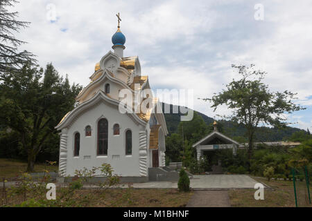 Tempel der Ikone der Gottesmutter beruhigen meine Schmerzen Heiligen Trinity-Georgievsky weiblichen Kloster im Dorf Lesnoye, Sotschi, Adler Bezirk Region Krasnodar, Rus Stockfoto