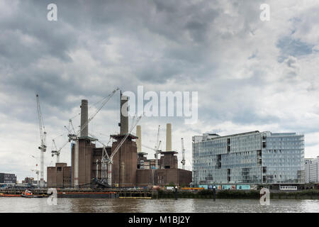 Die Sanierung der Battersea Power Station und ihrer Umgebung, London, UK Stockfoto