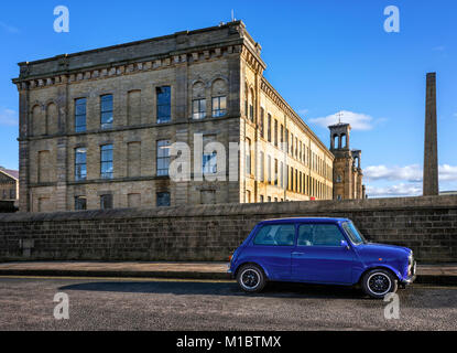 Paul Smith Rover Mini Salz Mühle Shipley Bradford, West Yorkshire Stockfoto