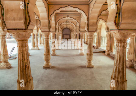 Fort Amber in Jaipur Diwan ich aam Säulenhalle mit portico Struktur in Rajasthan, Indien. Stockfoto