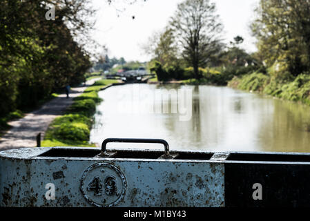 Maton Lock 49 auf der Kennet and Avon Canal, Devizes, Wiltshire, Großbritannien Stockfoto