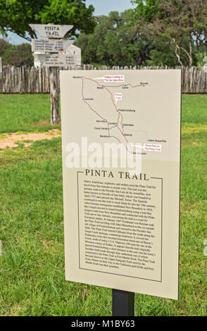 Texas, Hill Country, Fredericksburg, Fort Martin Scott Est. 1848, Pinta Trail Informationen anmelden Stockfoto