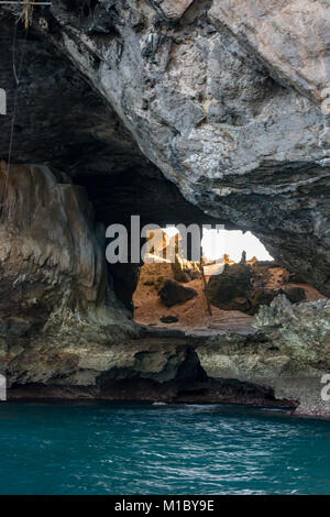 Phi Phi Island Krabi Thailand Januar 30, 2016 Die Viking Cave auf Koh Phi Phi, wo Vogelnester gesammelt werden Vögel nest Suppe zu machen. Stockfoto