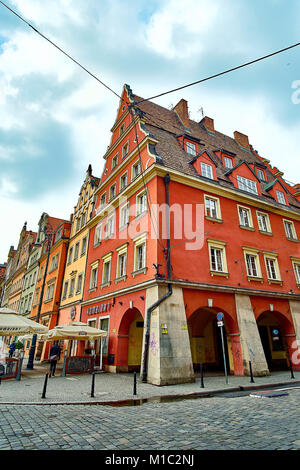 Bunte Häuser in Salt Marktplatz in Wroclaw Old Town Stockfoto