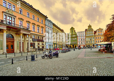 Blumenladen auf Plac Solny Square in der Nähe von zentralen Marktplatz in Breslau im Herbst. Plac Solny ist ein Marktplatz von 1242 in der Altstadt von Wroclaw Stockfoto