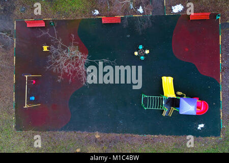 Blick auf den Spielplatz von oben. Luftaufnahmen. Stockfoto