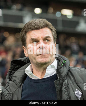 Frankfurt, Deutschland. 26 Jan, 2018. Trainer Dieter Hecking (MG). Fussball 1. Fussballbundesliga, 20. Spieltag, Eintracht Frankfurt (F) - Borussia Mönchengladbach (MG), am 26.01.2018 in Frankfurt/Deutschland. | Verwendung der weltweiten Kredit: dpa/Alamy leben Nachrichten Stockfoto