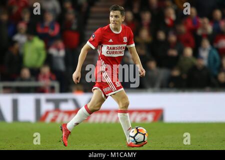 STEWART DOWNING MIDDLESBROUGH FC Middlesbrough FC V BRIGHTON FC RIVERSIDE STADIUM, Middlesbrough, England vom 27. Januar 2018 GBB 6268 streng redaktionelle Verwendung. Wenn der Spieler/Spieler in diesem Bild dargestellt ist/Spielen für einen englischen Club oder das England National Team. Dann ist dieses Bild darf nur für redaktionelle Zwecke verwendet werden. Keine kommerzielle Nutzung. Folgende Verwendungen sind auch dann eingeschränkt, wenn in einem redaktionellen Kontext: Verwendung in Verbindung mit oder als Teil eines nicht autorisierten Audio-, Video-, Daten-, Spielpläne, Verein/liga Logos, Wetten, Spiele oder eine "Live"-Diensten. Auch einschränken Stockfoto