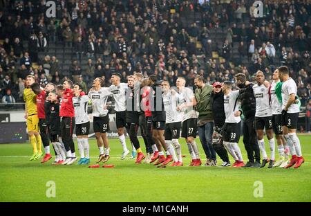 Frankfurt, Deutschland. 26 Jan, 2018. Die endgültigen Jubel Team F, Mannschaft, Fussball 1. Fussballbundesliga, 20. Spieltag, Eintracht Frankfurt (F) - Borussia Mönchengladbach (MG) 2:0, am 26.01.2018 in Frankfurt/Deutschland. | Verwendung der weltweiten Kredit: dpa/Alamy leben Nachrichten Stockfoto