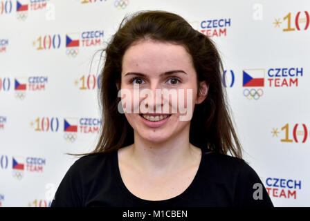 Prag, Tschechische Republik. 29 Jan, 2018. Tschechische Langläufer Katerina Berouskova posiert für die Fotografen in Prag, Tschechische Republik, am 29. Januar 2018. Neue Berouskova insgesamt zeigt, die Uniformen werden während der Olympischen Winterspiele 2018 in Pyeongchang, Südkorea tragen. Quelle: Vit Simanek/CTK Photo/Alamy leben Nachrichten Stockfoto