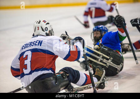 Januar 26, 2018 - Turin, Italy-January 26, 2018: Das internationale Turnier von Sledge Eishockey 2018 zwischen Italien gegen Norwegen im Palatazzoli in Turin, Italien in der Pic: (Bild: © Stefano Guidi über ZUMA Draht) Stockfoto