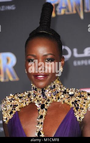 Lupita Nyong'o in der Ankunftshalle für Marvel Studios black panther Premiere, die Dolby Theater in Hollywood und Highland Center, Los Angeles, CA 29. Januar 2018. Foto von: Elizabeth Goodenough/Everett Collection Stockfoto