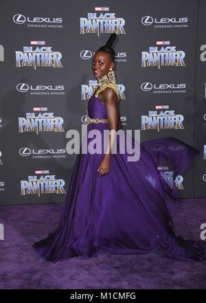 Lupita Nyong'o in der Ankunftshalle für Marvel Studios black panther Premiere, die Dolby Theater in Hollywood und Highland Center, Los Angeles, CA 29. Januar 2018. Foto von: Elizabeth Goodenough/Everett Collection Stockfoto