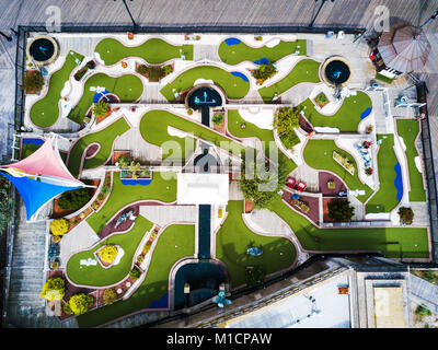 Leeren Minigolfplatz spielplatz Luftaufnahme Stockfoto