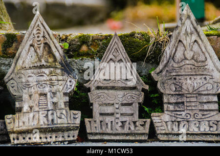 Ethnische Batak kunst verkauft als Souvenirs in Nordsumatra Indonesien Stockfoto