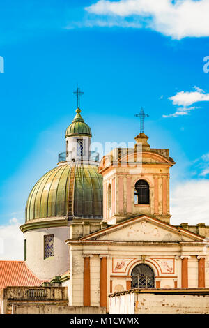 Low Angle View des historischen Zentrums von Gebäuden in Ciudad Vieja Stadt, Montevideo, Uruguay Stockfoto