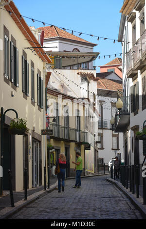 Gasse in der Altstadt, Rua pretas, Mitte, Funchal, Madeira, Portugal, Altstadtgasse, Rua Pretas, Zentrum Stockfoto