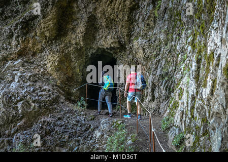 Tunel Do Pico Do Gato, Trail PR1 vom Pico Do Arieiro zum Pico Ruivo, Madeira, Portugal, Tunel do Pico do Gato, Wanderweg PR1 vom Pico Do Arieiro zum P Stockfoto