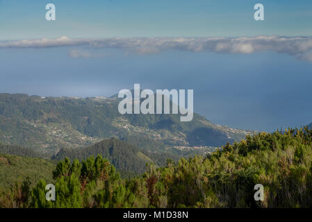 Mountain panorama Blick von der Faial, Pico Do Arieiro Richtung Central Bergen, Madeira, Portugal, Bergpanorama, Blick vom Pico Do Arieiro Richtun Stockfoto